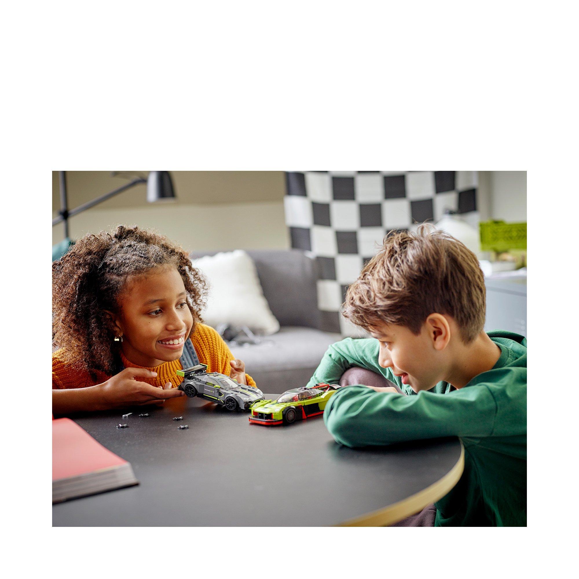 LEGO®  76910 Aston Martin Valkyrie AMR Pro & Aston Martin Vantage GT3 