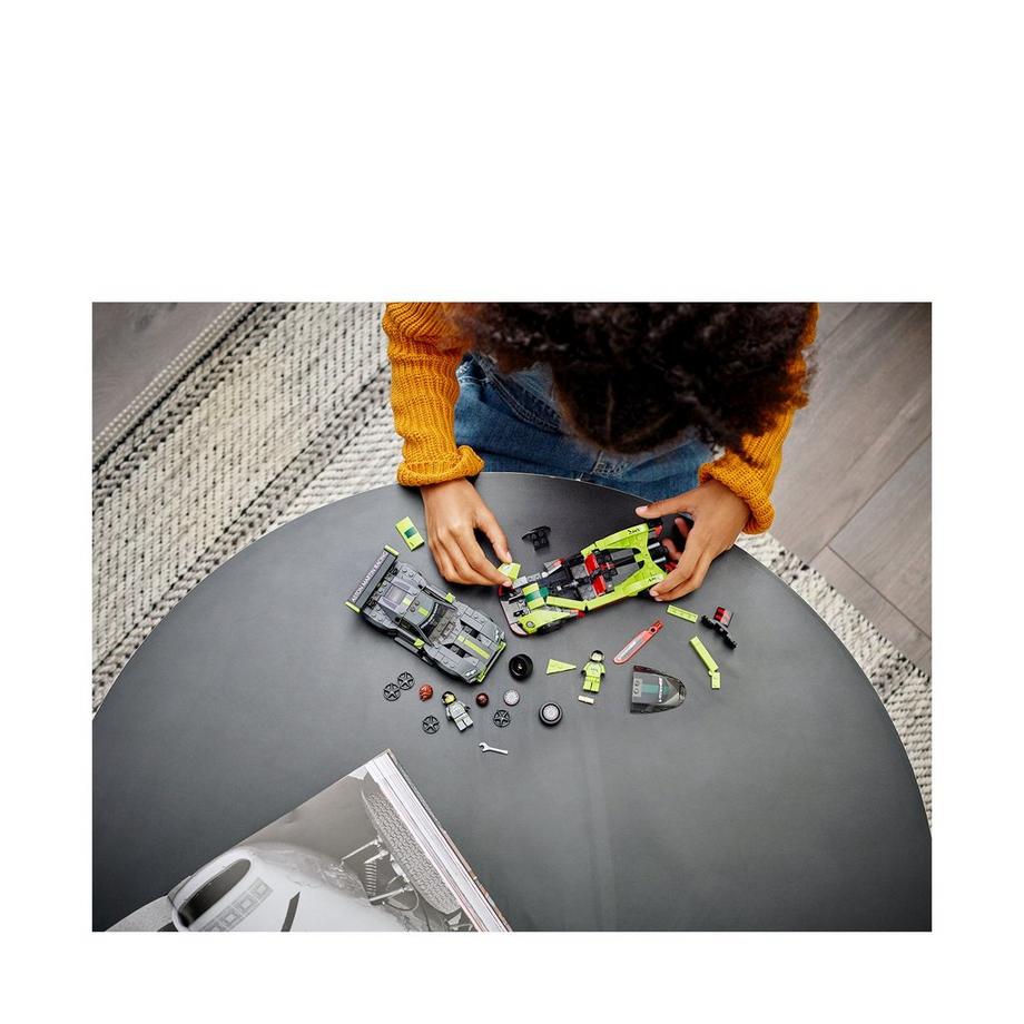 LEGO®  76910 Aston Martin Valkyrie AMR Pro e Aston Martin Vantage GT3 