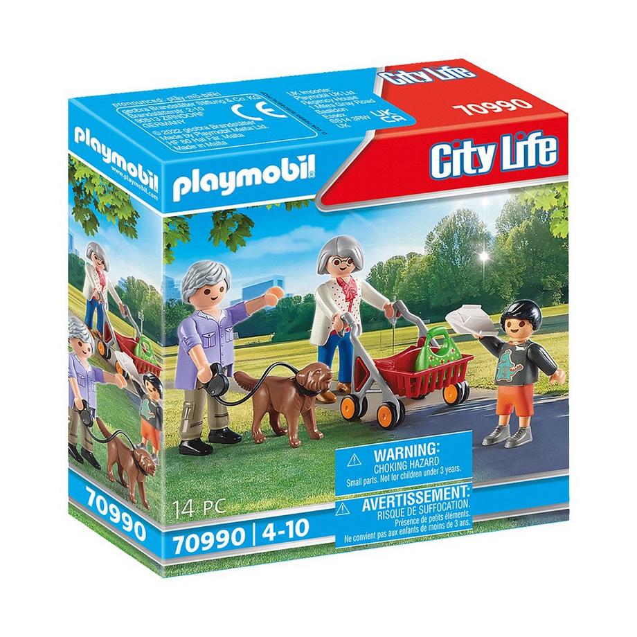 70990 Grands-parents avec petits-enfants