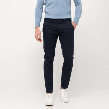 Chinohose, Tapered Fit