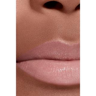 CHANEL ROUGE COCO BAUME DER GETÖNTE UND FEUCHTIGKEITSSPENDENDE BALSAM, DESSEN FARBINTENSITÄT SICH GANZ INDIVIDUELL ANPASSEN LÄSST, SORGT TAG FÜR TAG FÜR WUNDERSCHÖNE LIPPEN 