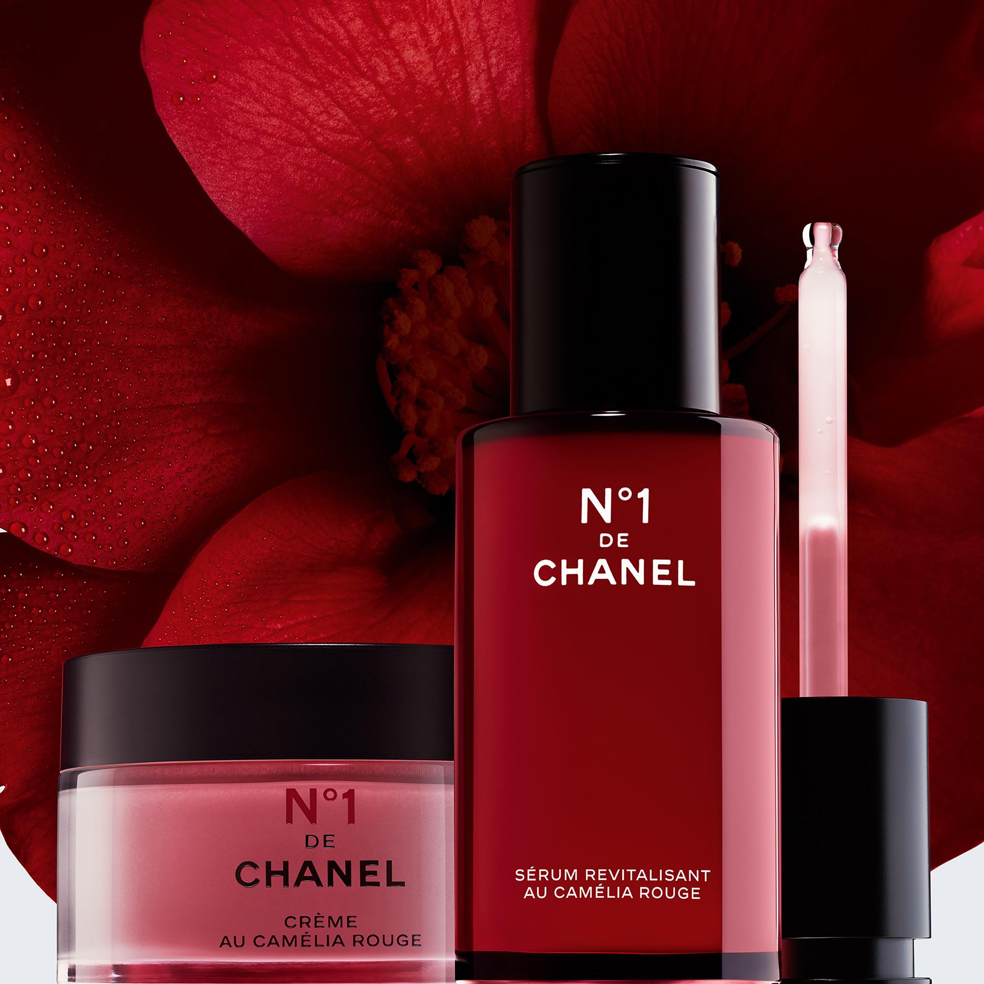 CHANEL N°1 DE CHANEL SÉRUM REVITALISANT LISSE, APPORTE DE L’ECLAT, POUR UNE PEAU QUI PARAÎT PLUS JEUNE 