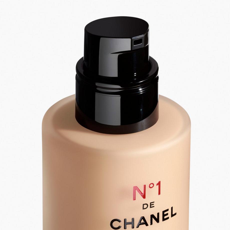 CHANEL N°1 DE CHANEL FOND DE TEINT REVITALISANT ILLUMINE – HYDRATE – PROTÈGE  