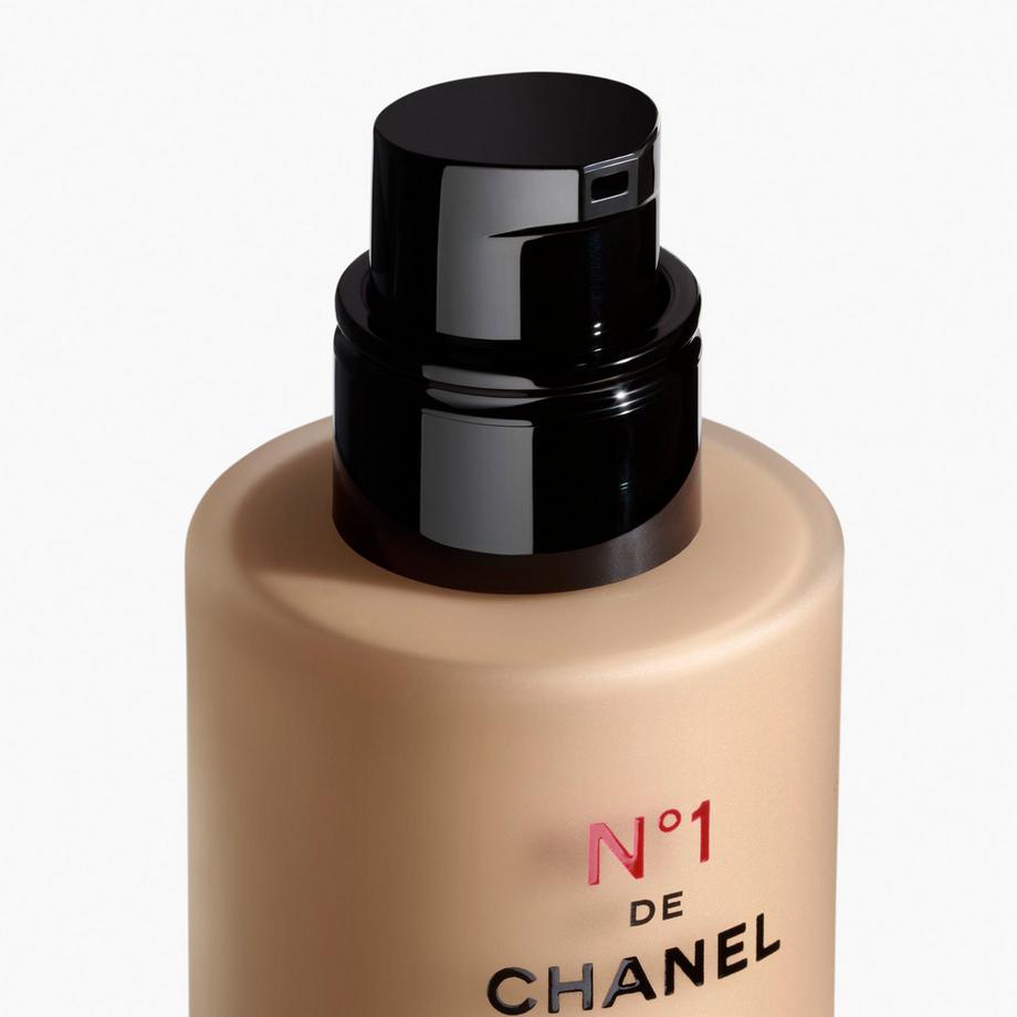 CHANEL N°1 DE CHANEL FOND DE TEINT REVITALISANT ILLUMINE – HYDRATE – PROTÈGE  