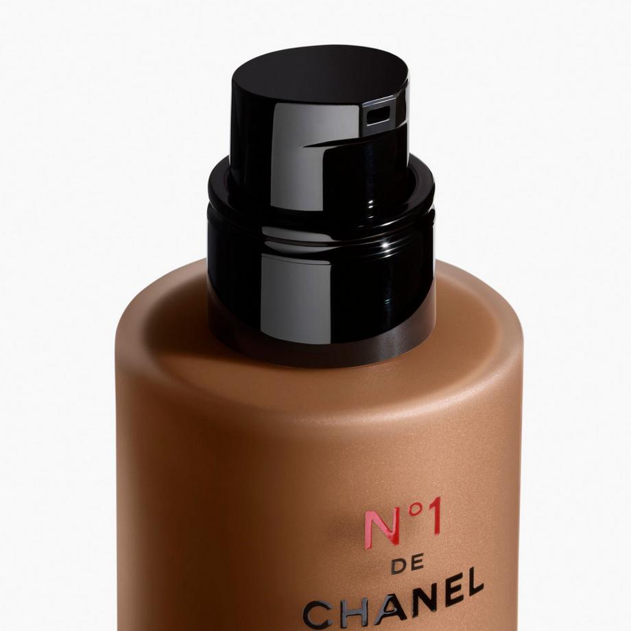 CHANEL N°1 DE CHANEL REVITALISIERENDE FOUNDATION VERLEIHT LEUCHTKRAFT - SPENDET FEUCHTIGKEIT - SCHÜTZT 