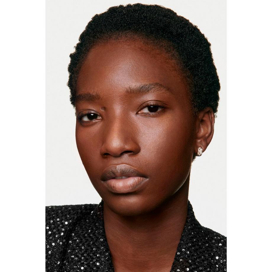 CHANEL N°1 DE CHANEL REVITALISIERENDE FOUNDATION VERLEIHT LEUCHTKRAFT - SPENDET FEUCHTIGKEIT - SCHÜTZT 