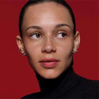 CHANEL N°1 DE CHANEL FOND DE TEINT REVITALISANT ILLUMINE - HYDRATE - PROTÈGE  