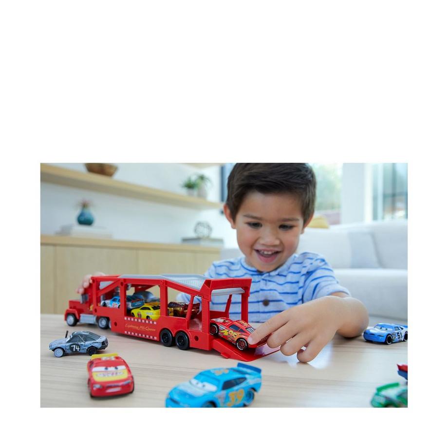Mattel  Disney Pixar Cars Transporter Mack avec rampe, long transporteur de voitures pour 12 véhicules 