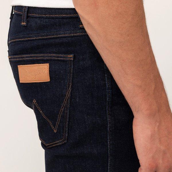 Wrangler Greensboro Regular Straight Fit Jeans  