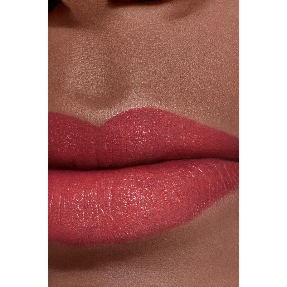 CHANEL ROUGE ALLURE L'EXTRAIT  IL ROSSETTO AD ALTA INTENSITÀ. ESTRATTO DI LUCE E TRATTAMENTO. RICARICABILE 