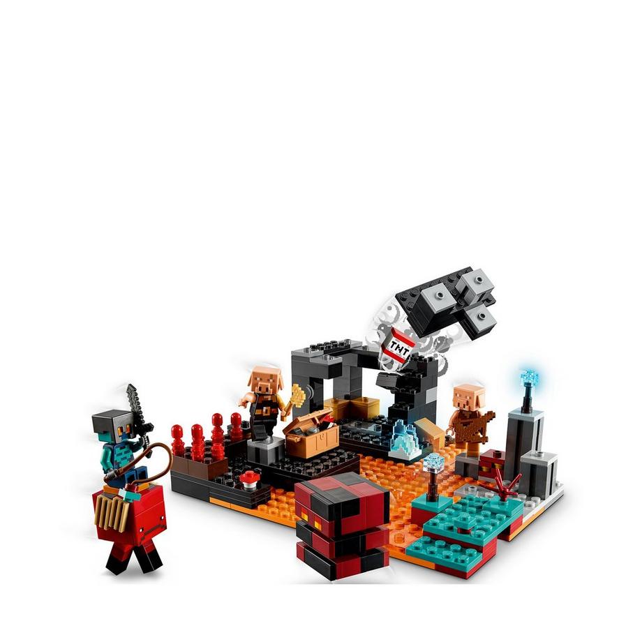 LEGO®  21185 Il bastione del Nether 