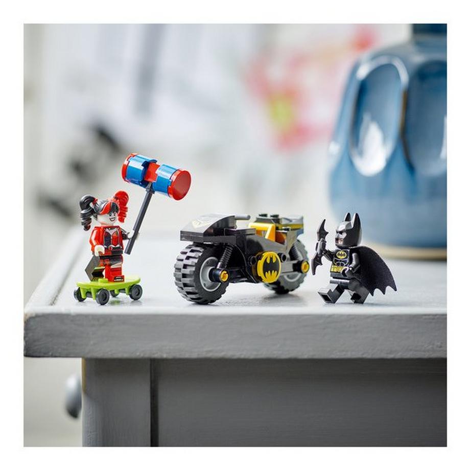 LEGO®  76220 Batman™ vs. Harley Quinn™ 