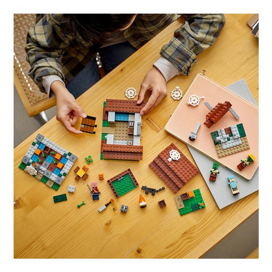 LEGO®  21190  Le village abandonné 