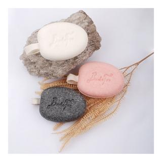 BadeFee 
Fascinating solid shower care with cleaning
cream foam. A pleasantly sweet scen Affascinante doccia schiuma solida:  schiuma di crema detergente, per una delicata cura della pelle 