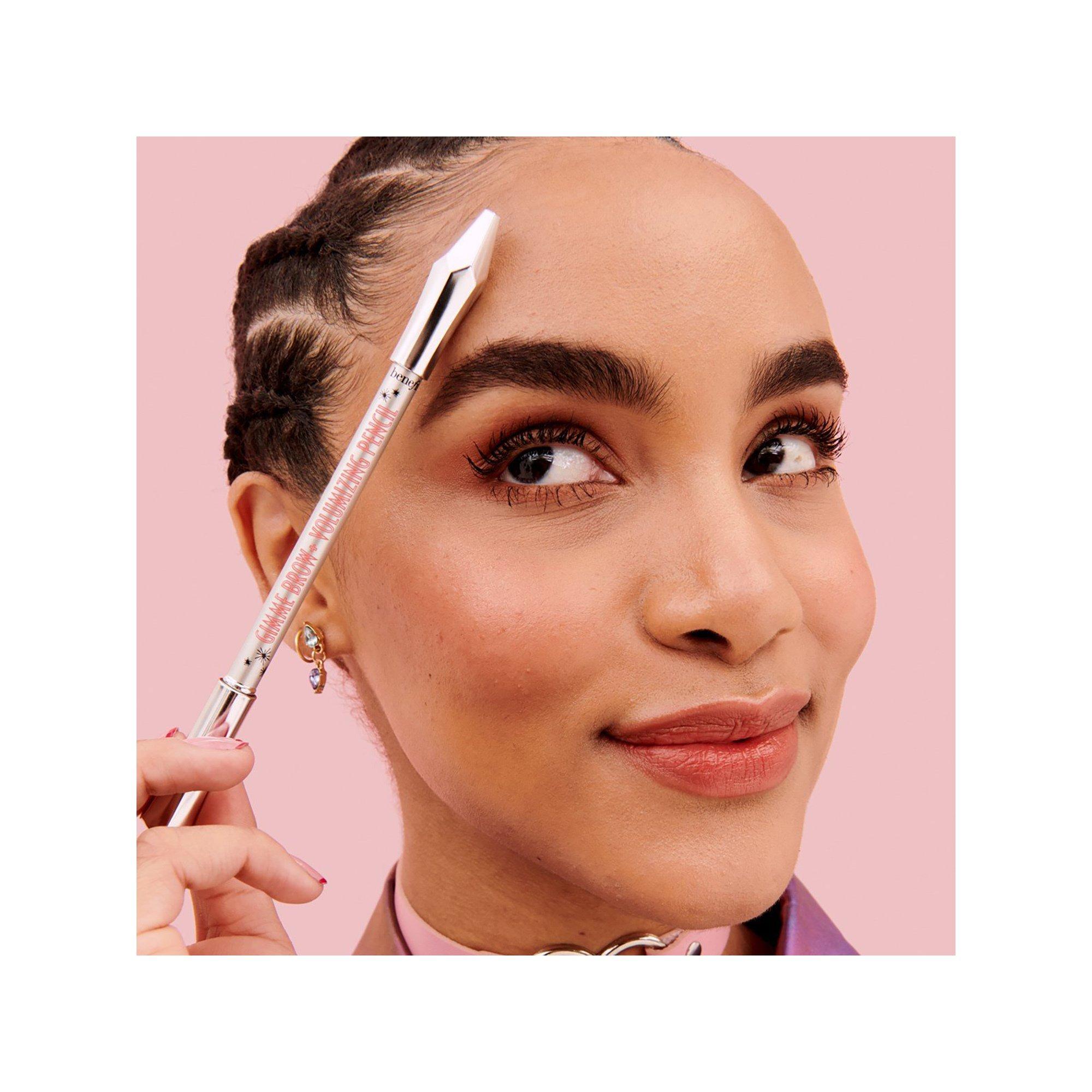 benefit Gimme Brow+ Volumizing Pencil - Volumenspendender Augenbrauenstift   