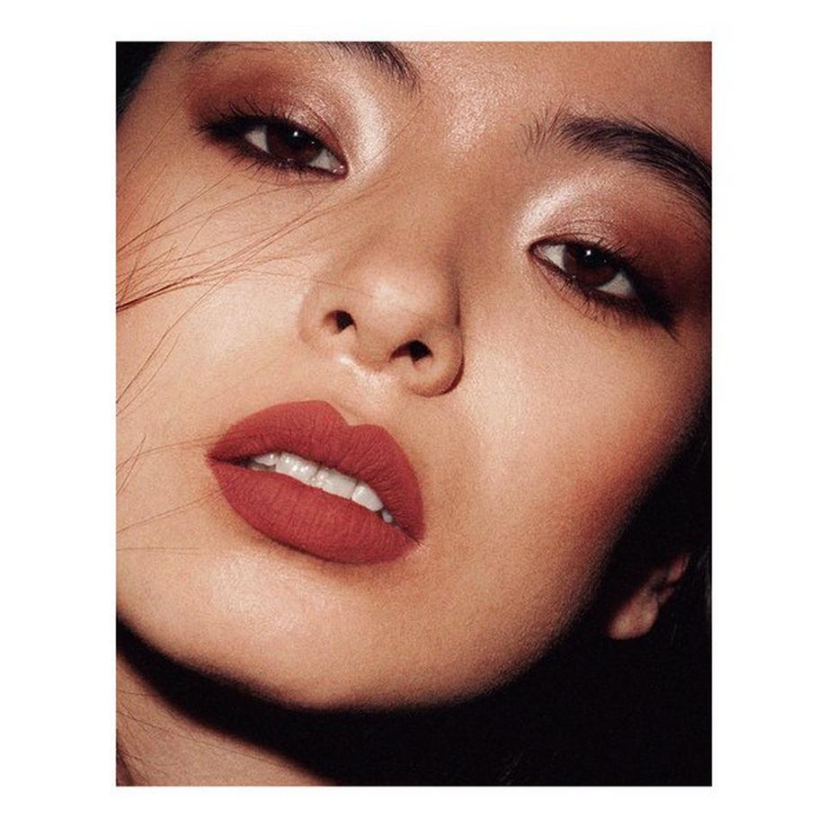 Make up For ever  Rouge Artist For Ever Matte - Langanhaltender, matter flüssiger Lippenstift 