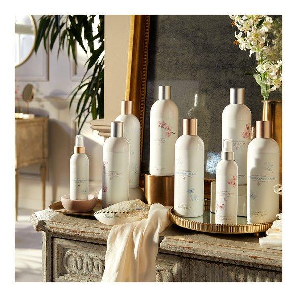 RITUALS The Ritual of Karma Refreshing Spray Laundry 