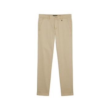 Chinohose, Tapered Fit