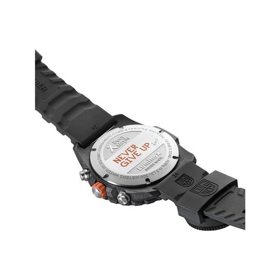 Luminox Bear Grylls Survival Chronograph Uhr 