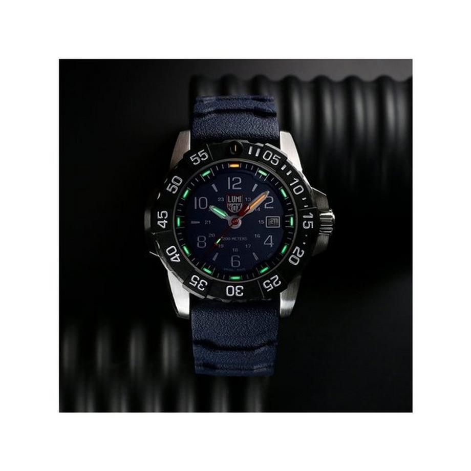 Luminox Navy SEAL Analoguhr 
