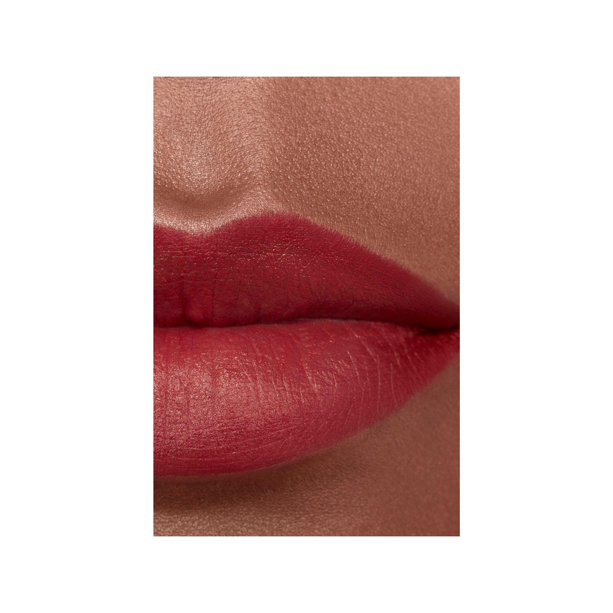 CHANEL ROUGE ALLURE VELVET MATTIERENDER LIPPENSTIFT MIT HOHER FARBINTENSITÄT 