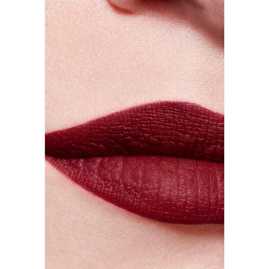 CHANEL ROUGE ALLURE VELVET MATTIERENDER LIPPENSTIFT MIT HOHER FARBINTENSITÄT 