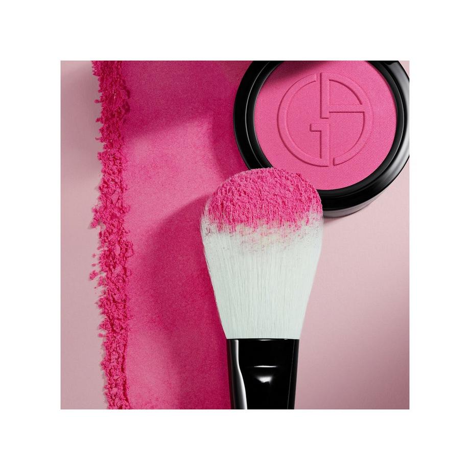 ARMANI  Luminous Silk Glow Blush 