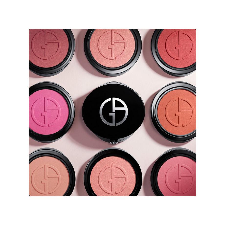 ARMANI  Luminous Silk Glow Blush 