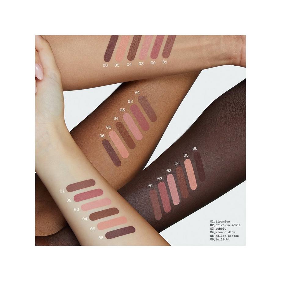 r.e.m.beauty  On your collar - Rossetto mat 