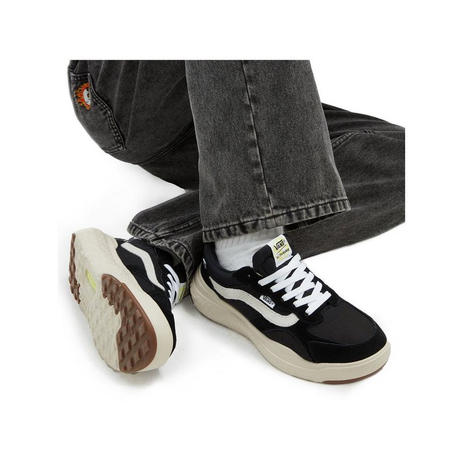 VANS UltraRange Neo VR3 Vintage Sneakers, Low Top 