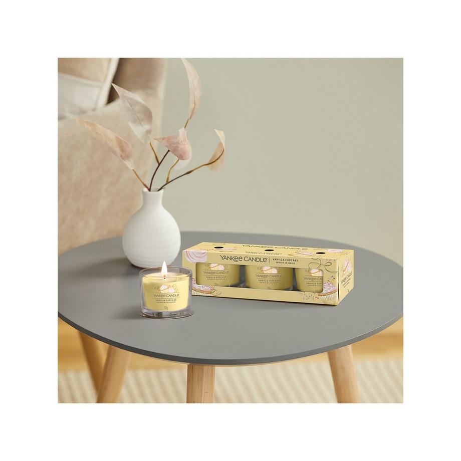 Yankee Candle Signature Candela profumata in vetro Vanilla Cupcake 