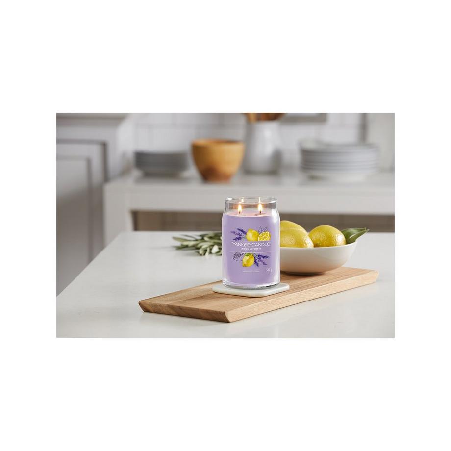 Yankee Candle Signature Candela profumata in vetro Lemon Lavender 