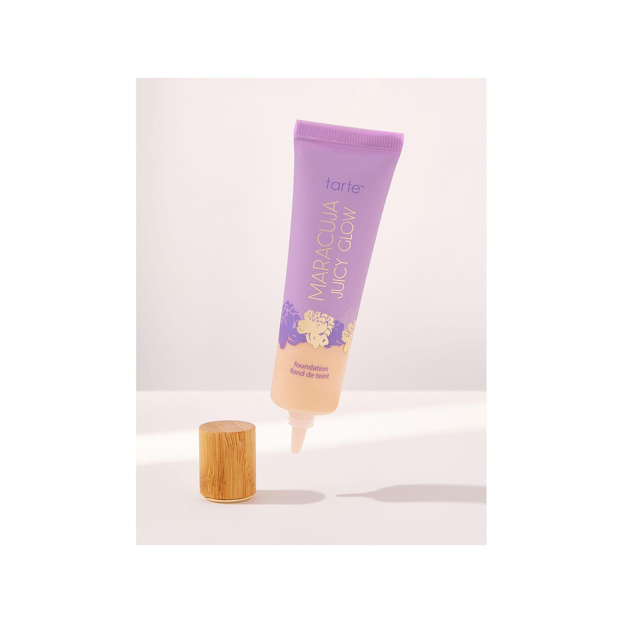 tarte  Maracuja Juicy Glow Skin Tint Foundation - Crema colorata illuminante 