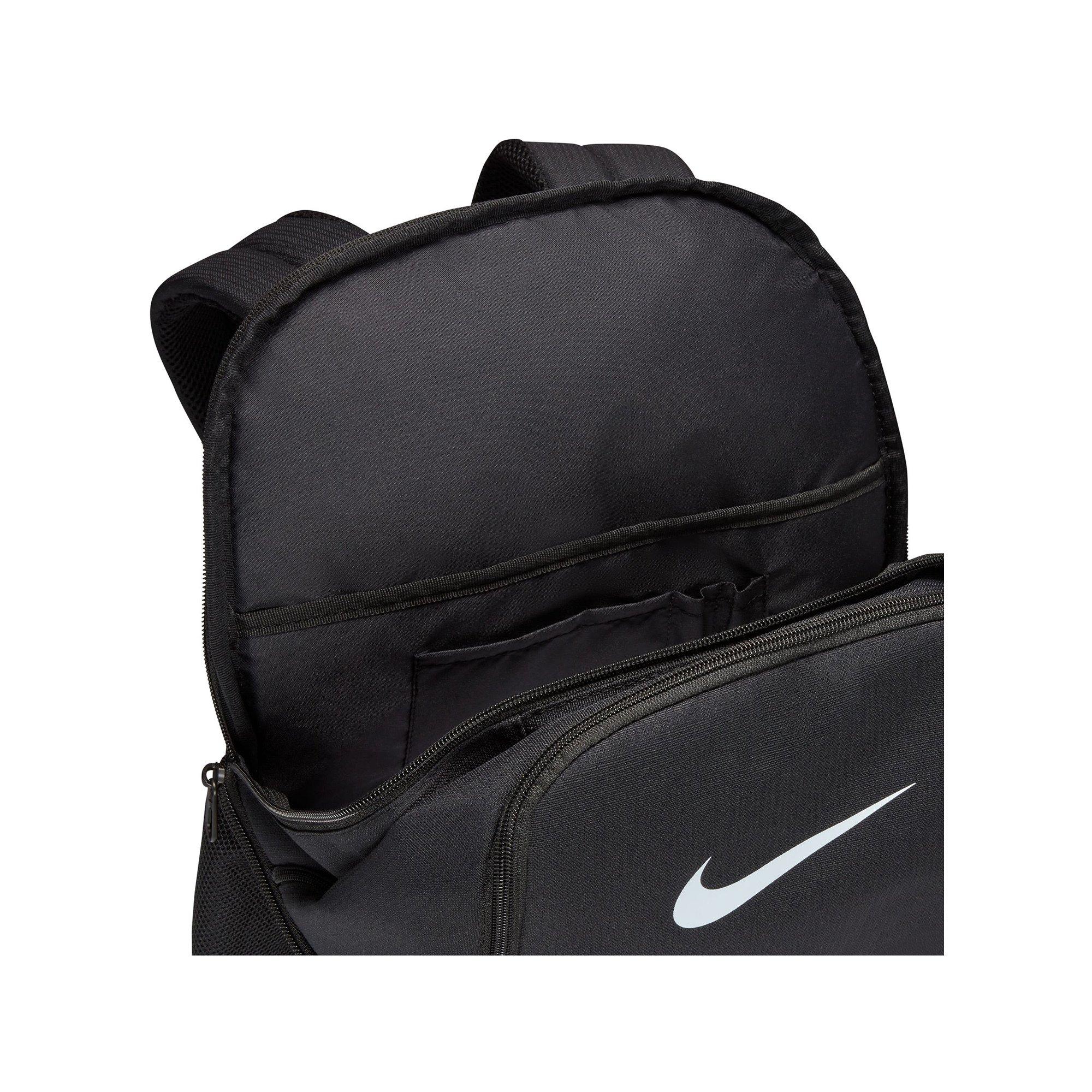 NIKE Brasilia 9.5 (24L) Zaino 