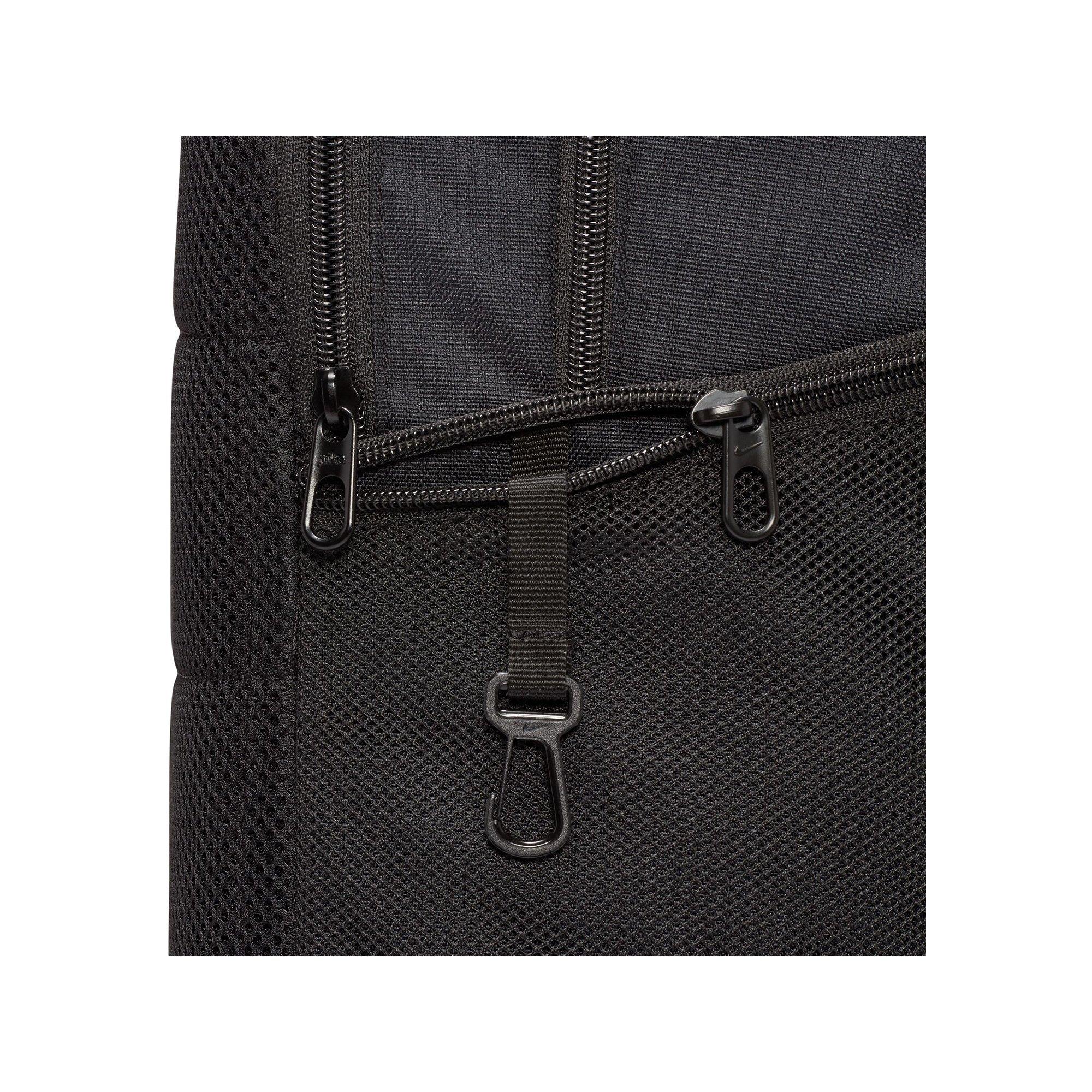 NIKE Brasilia 9.5 (24L) Rucksack 