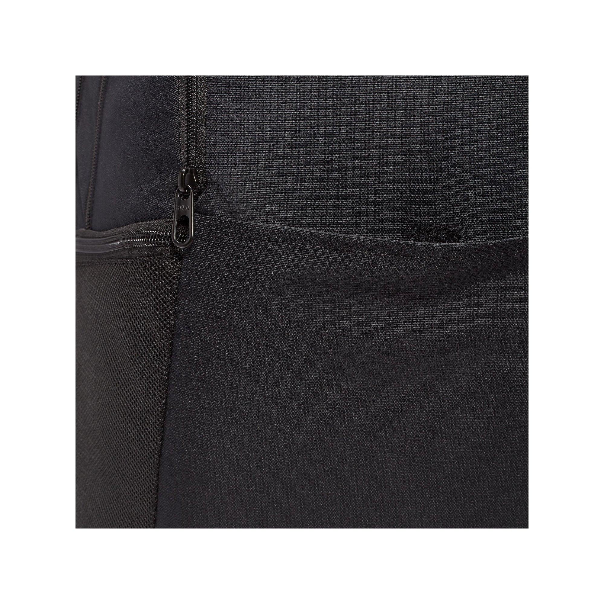 NIKE Brasilia 9.5 (24L) Rucksack 