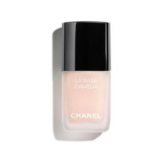 CHANEL LA BASE CAMÉLIA DER STÄRKENDE, SCHÜTZENDE UND GLÄTTENDE UNTERLACK 