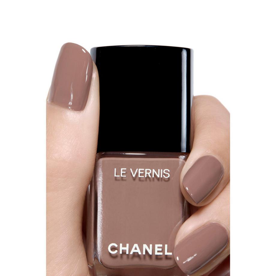 CHANEL LE VERNIS NAGELLACK – FARBE UND GLANZ MIT LANGEM HALT 