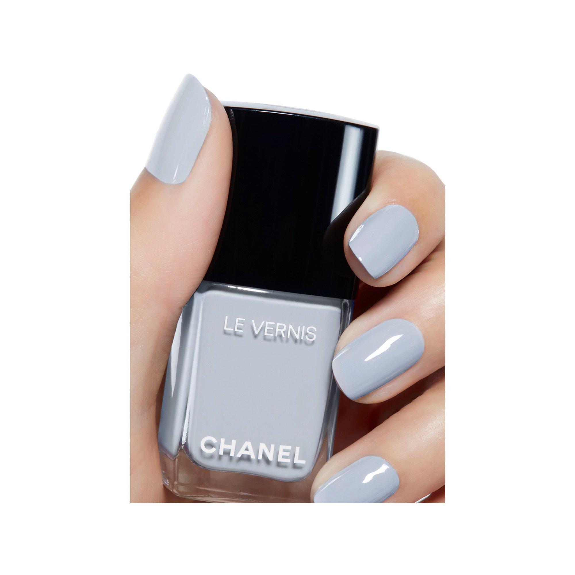 CHANEL LE VERNIS NAGELLACK – FARBE UND GLANZ MIT LANGEM HALT 