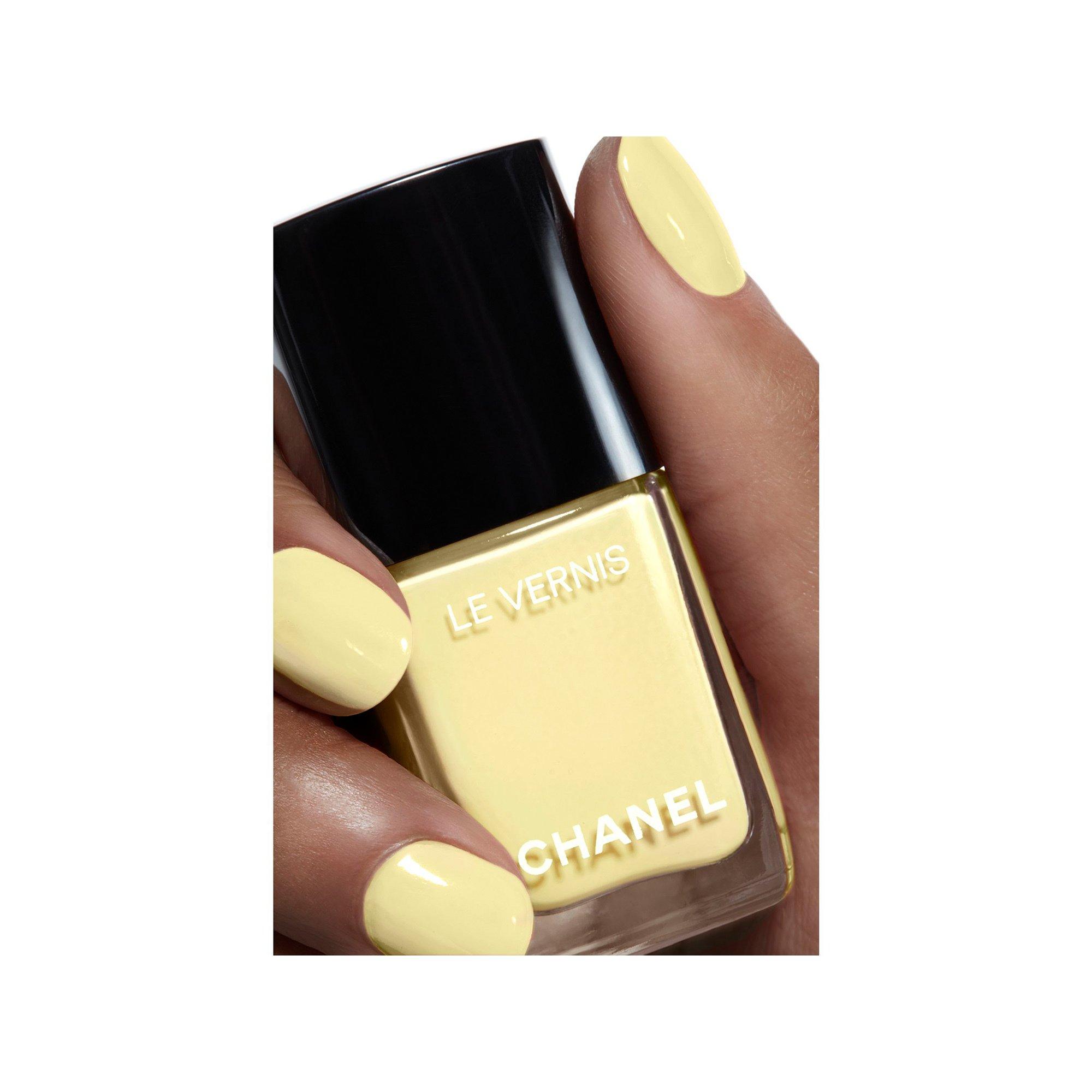 CHANEL LE VERNIS NAGELLACK – FARBE UND GLANZ MIT LANGEM HALT 