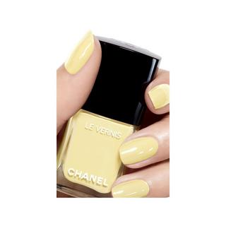 CHANEL LE VERNIS NAGELLACK – FARBE UND GLANZ MIT LANGEM HALT 