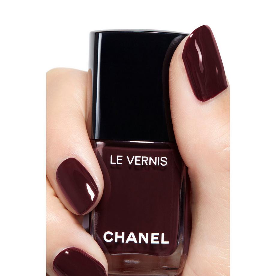 CHANEL LE VERNIS NAGELLACK – FARBE UND GLANZ MIT LANGEM HALT 