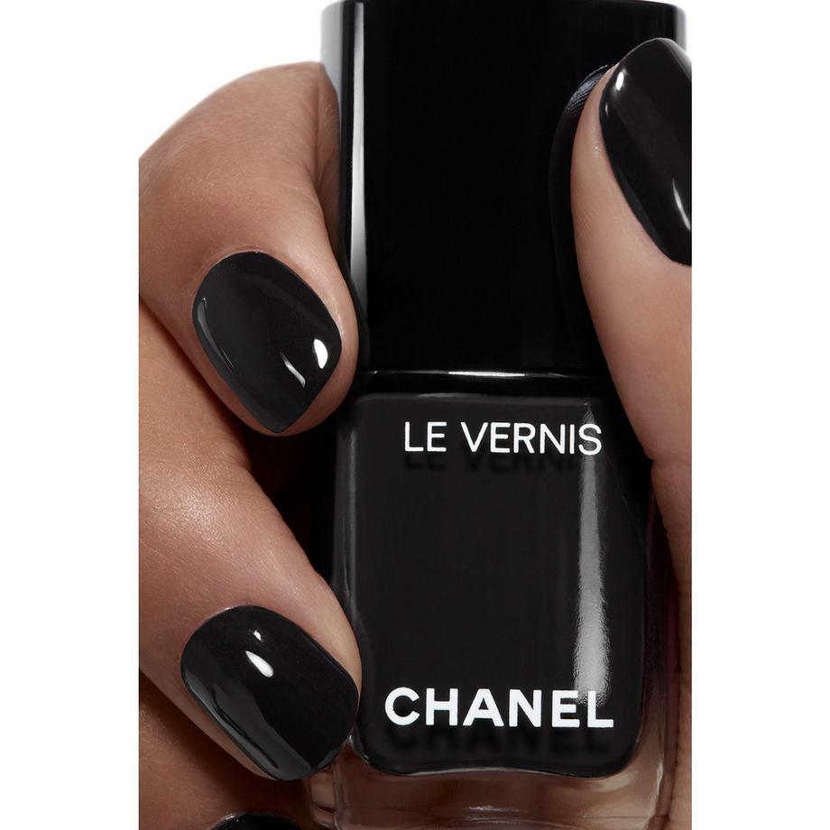 CHANEL LE VERNIS NAGELLACK – FARBE UND GLANZ MIT LANGEM HALT 