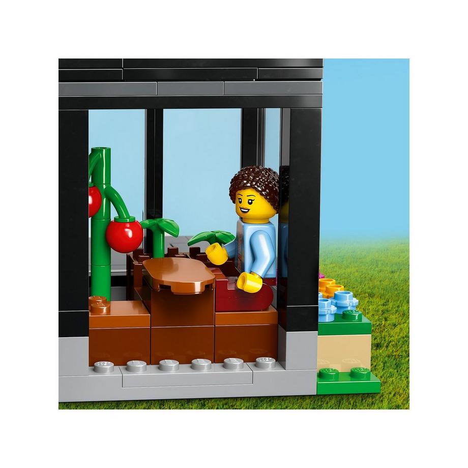 LEGO®  60398 Villetta familiare e auto elettrica 
