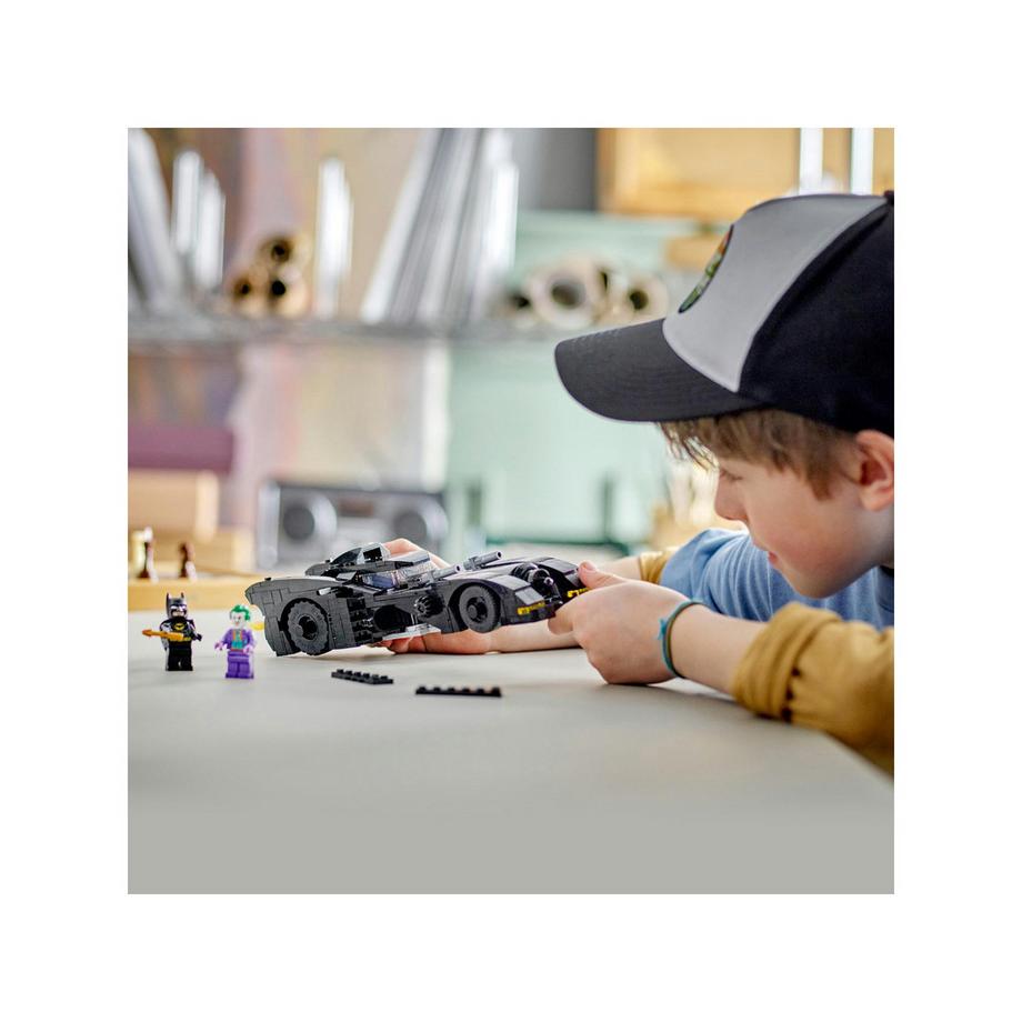 LEGO®  76224 Batmobile™: inseguimento di Batman™ vs. The Joker™ 
