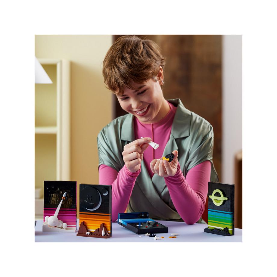 LEGO®  21340 Les récits de l’ère spatiale 