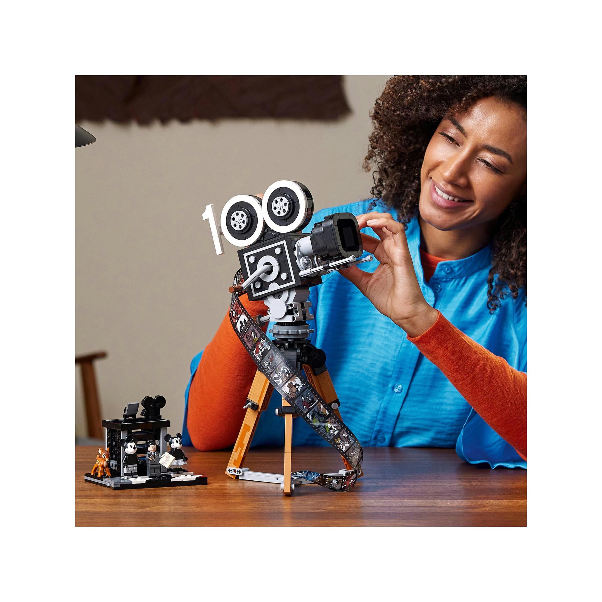 LEGO®  43230 Cinepresa omaggio a Walt Disney 