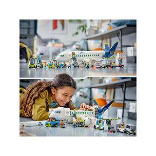 LEGO®  60367 Passagierflugzeug 