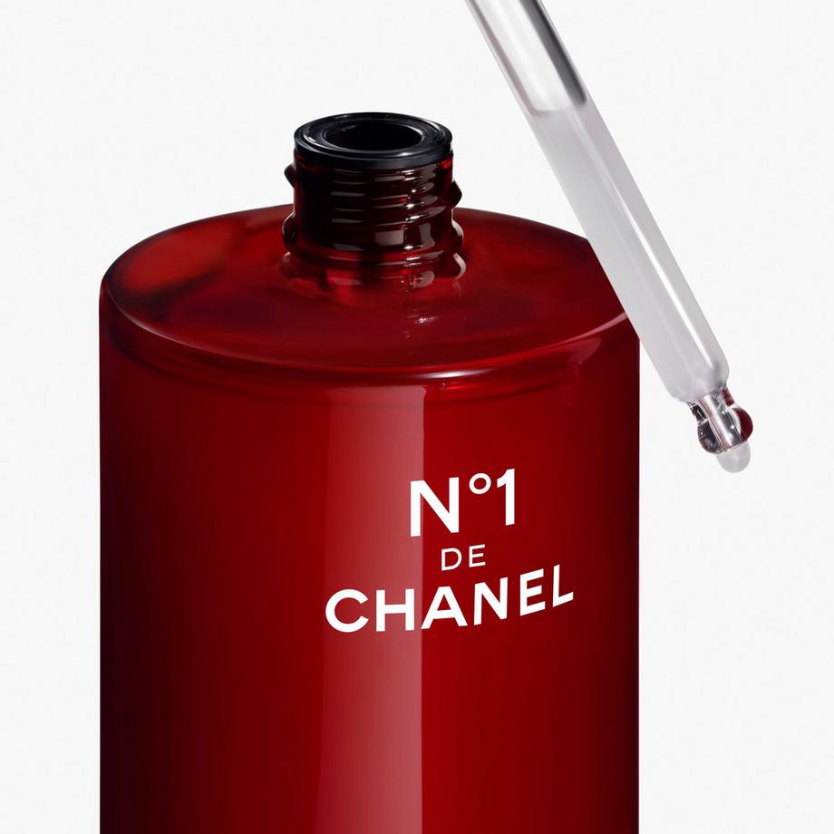CHANEL N°1 REVITALIZING SERUM 100ML LISSE, APPORTE DE L’ECLAT, POUR UNE PEAU QUI PARAÎT PLUS JEUNE 