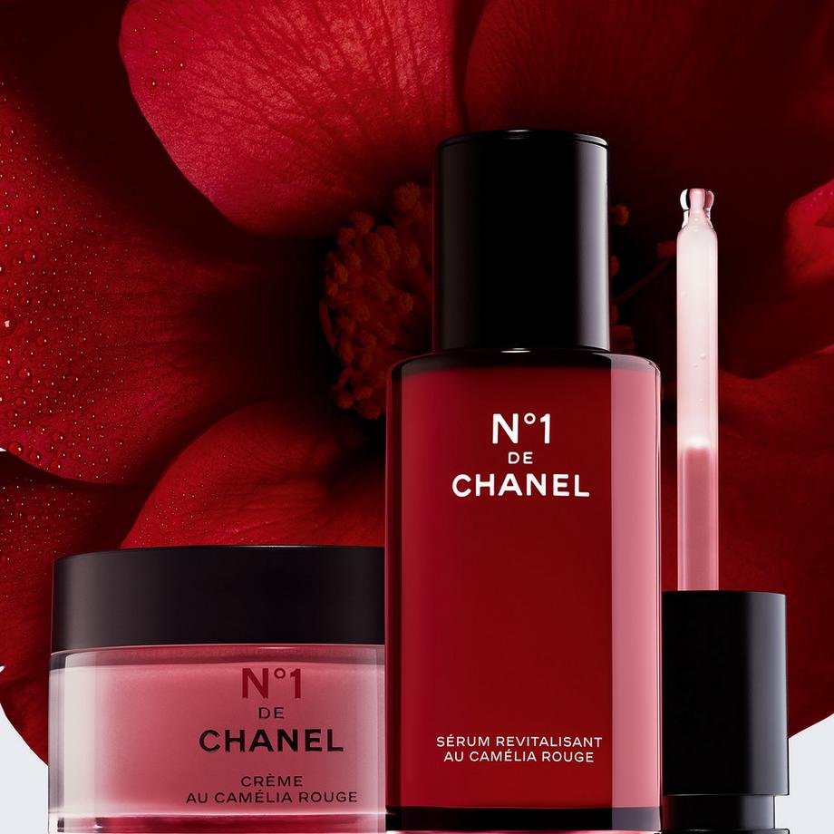 CHANEL N°1 REVITALIZING SERUM 100ML LISSE, APPORTE DE L’ECLAT, POUR UNE PEAU QUI PARAÎT PLUS JEUNE 